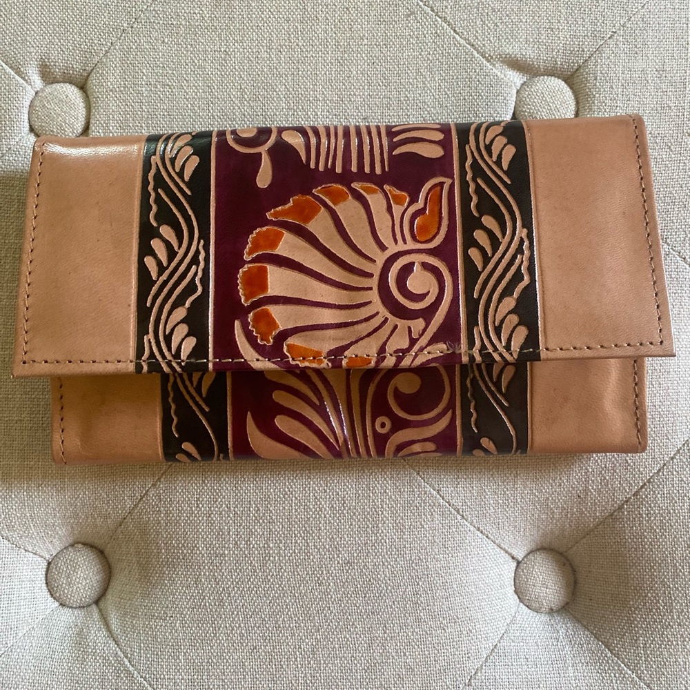 Earthbound wallet. NWT